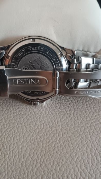 Vând ceas bărbătesc Festina ,cadran albastru,secundar și cronometru