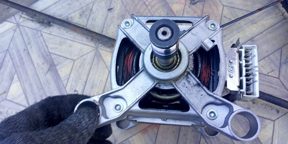 Двигатель от стиральной машины Samsung