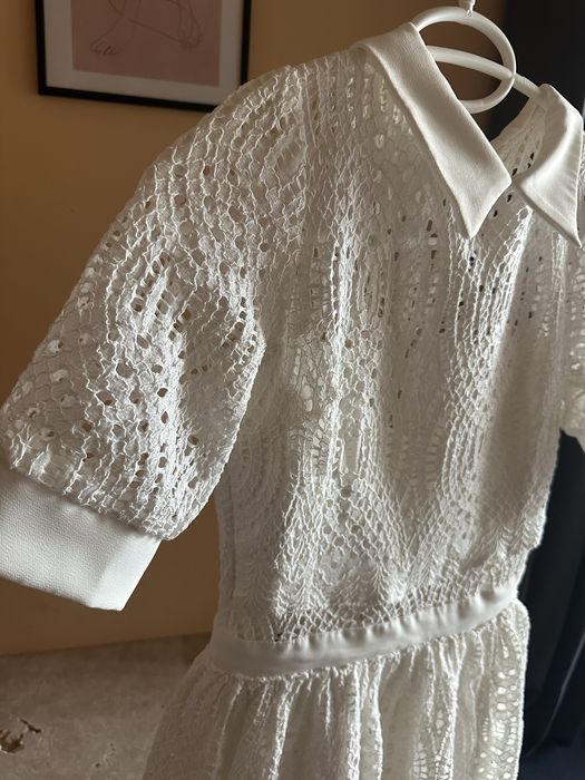 Стилна бяла дизайнерска рокля. За повод - кръщене/ сватба. Дантела