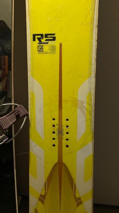 Продам сноуборд спортивный.