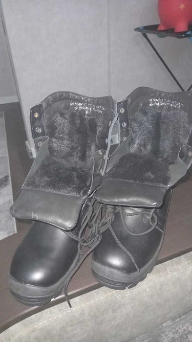 Ботинки с высокими берцами