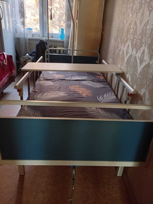 Кровать медицинская