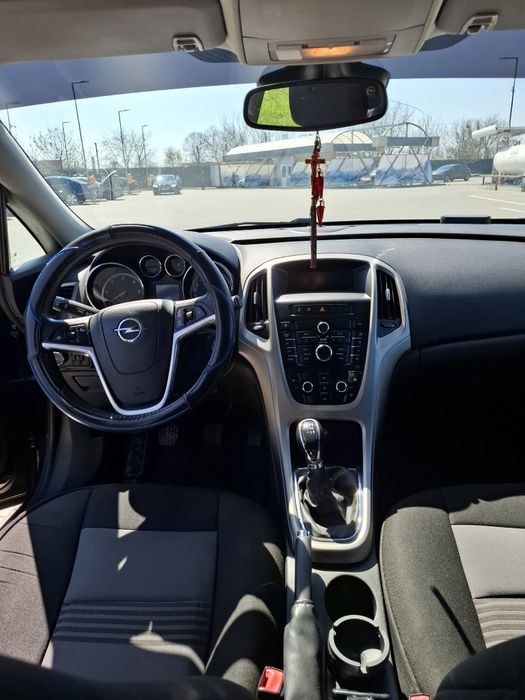 Vând sau schimb Opel Astra J 1.7 diesel
