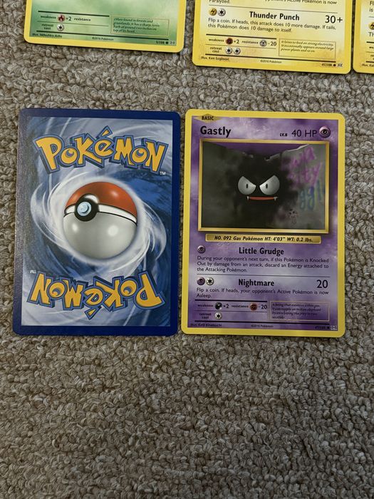Lot 12 cărți Pokémon XY Evolutions – Stare foarte bună