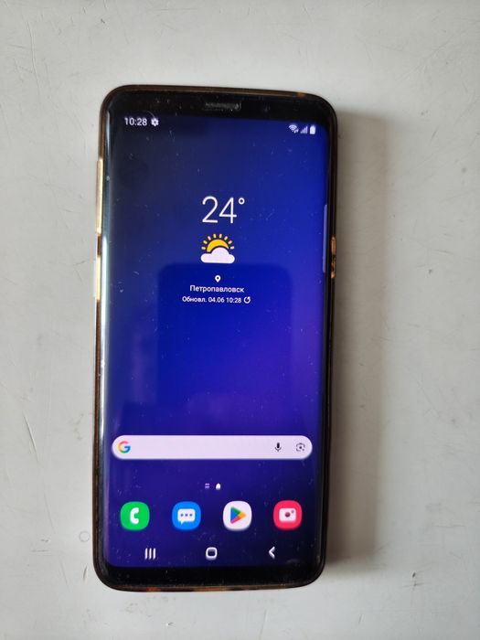 Продам б/у телефон Samsung S9