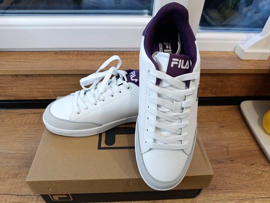 Fila Courtbay: Бели дамски маратонки