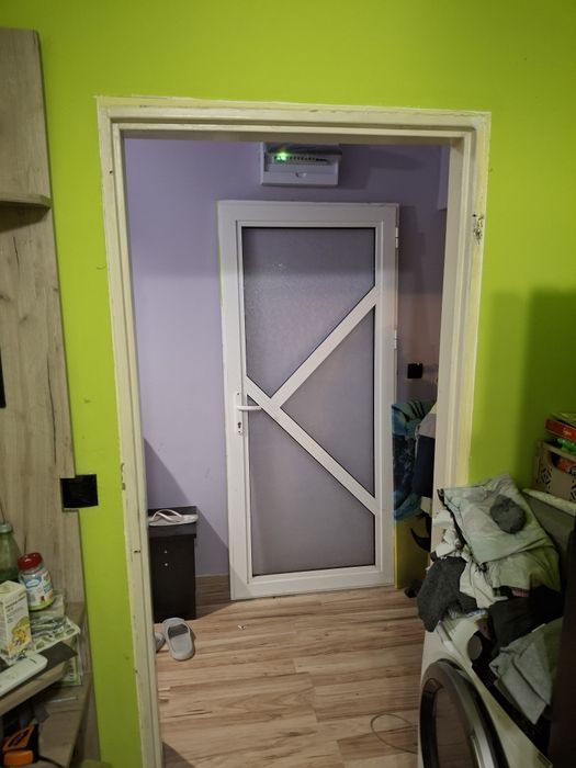 Алуминиева врата