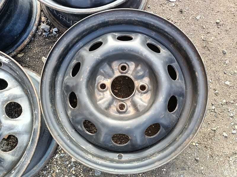 Продам оригинальные металлические диски на автомашину Nissan Sunny.