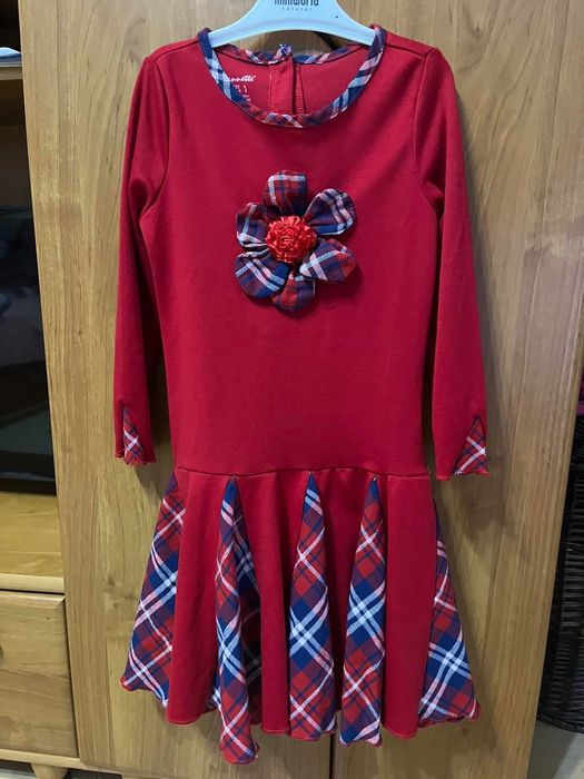 Рокля Червена с цвете