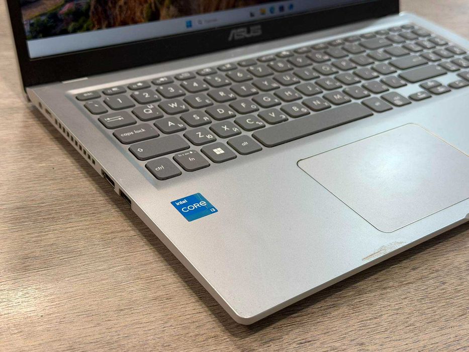 ASUS VivoBook 15 X515EA
