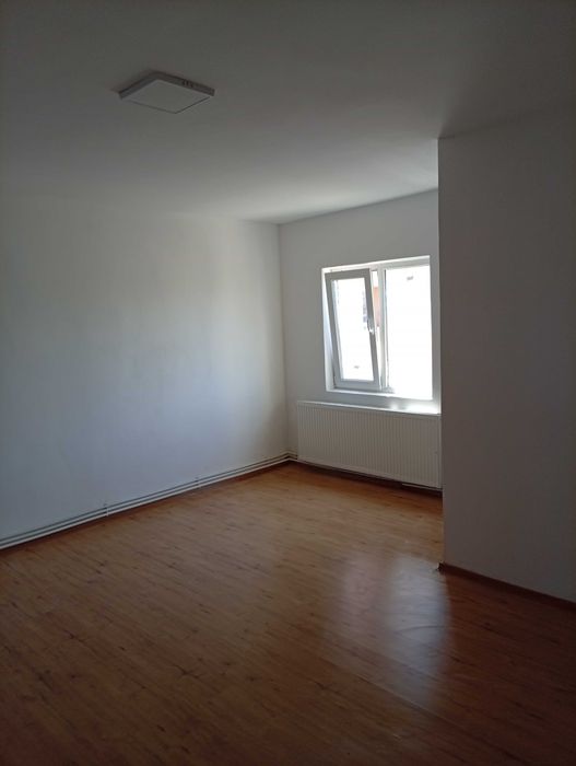 Vand Apartament 2 Camere Filiasi Zona Centrala Semidecomandat 60mp