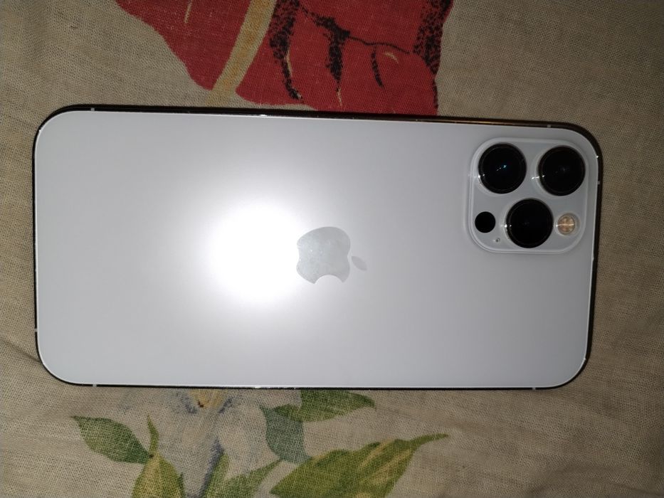 IPhone 12 pro max original liber de rețea perfect funcțional,husă