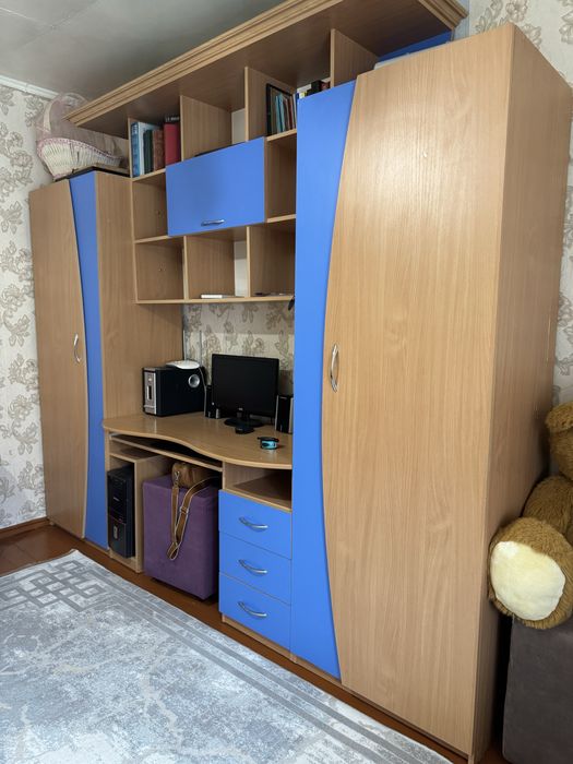 Шкаф в детскую комнату