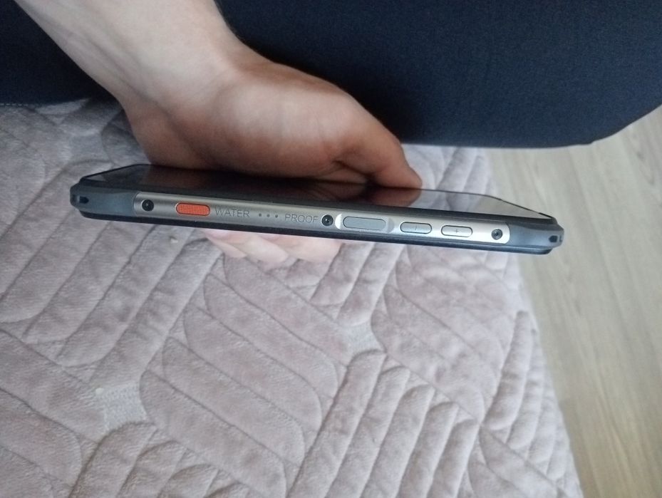 Продам телефон lxxlJ5