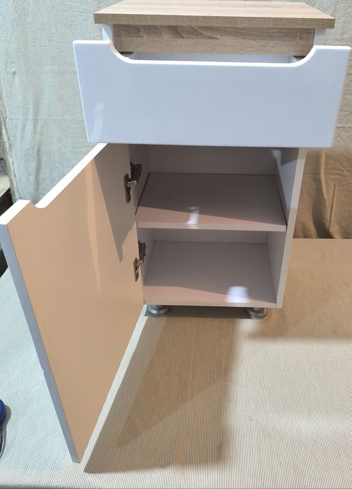 Тумбочка, состояние новой