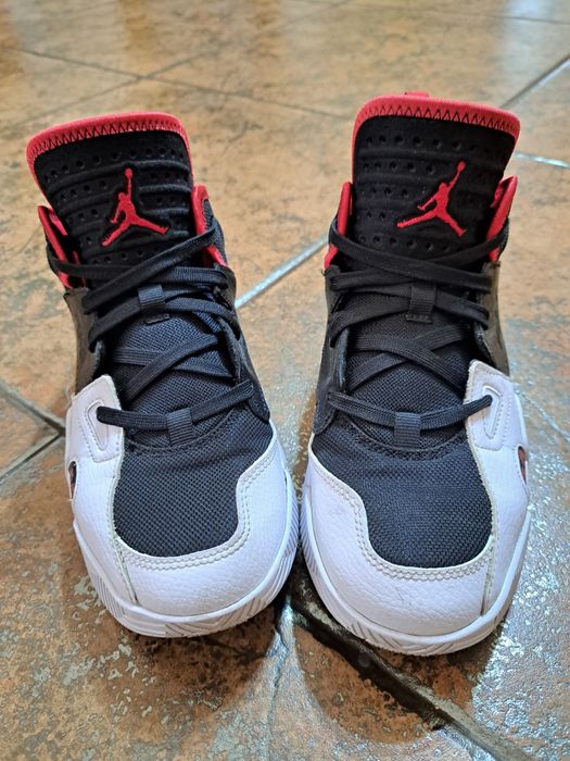 Adidași Jordan mărimea 39