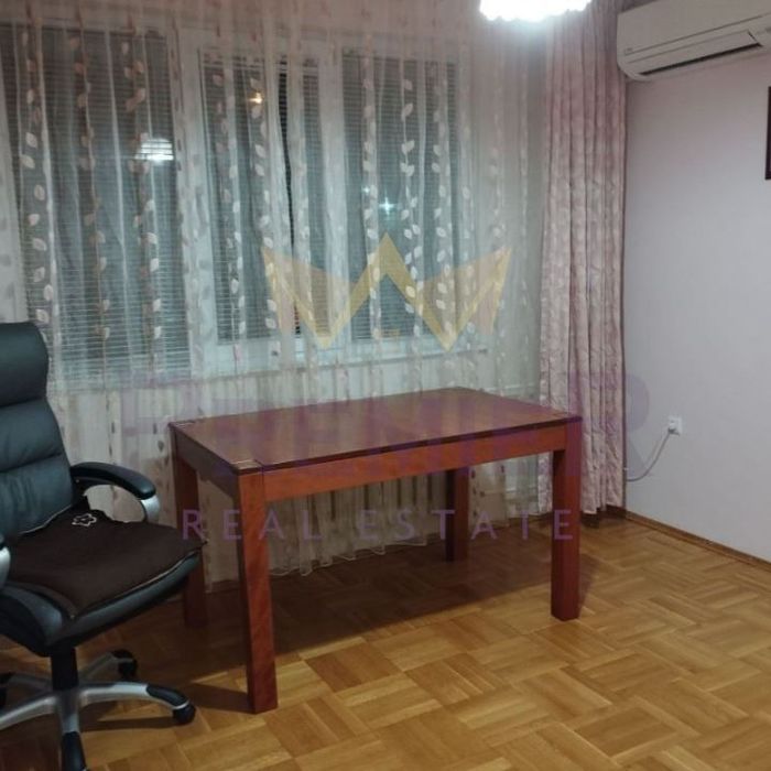 Дава се под наем Четиристаен апартамент в Варна, Възраждане 1 - 110 кв.м за 561 € - Снимка #11