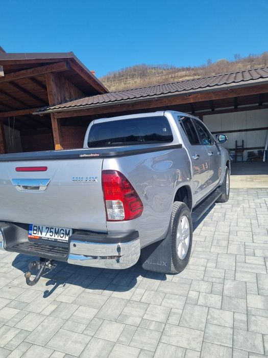 Vand Toyota Hilux