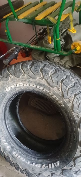 Продам шины hilux