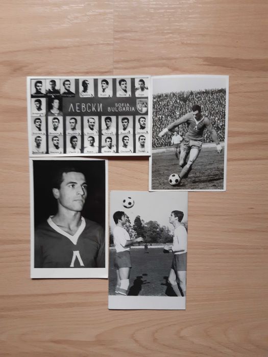 Снимки на футболисти на Ф.Д. Левски на хартиен носител