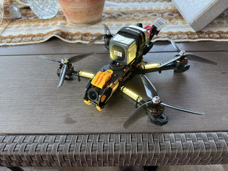 Dronă FPV completă cu toate accesoriile