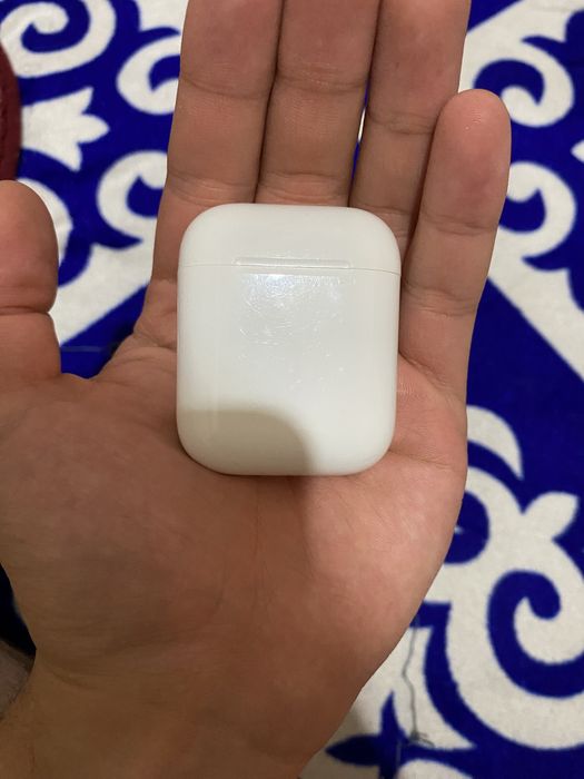Apple AirPods 2