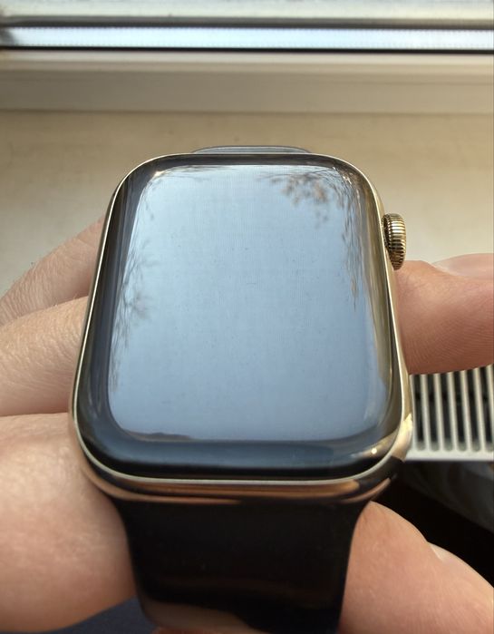 Apple Watch 7, GPS, Cellular, 45 mm, carcasa gold stainless steel