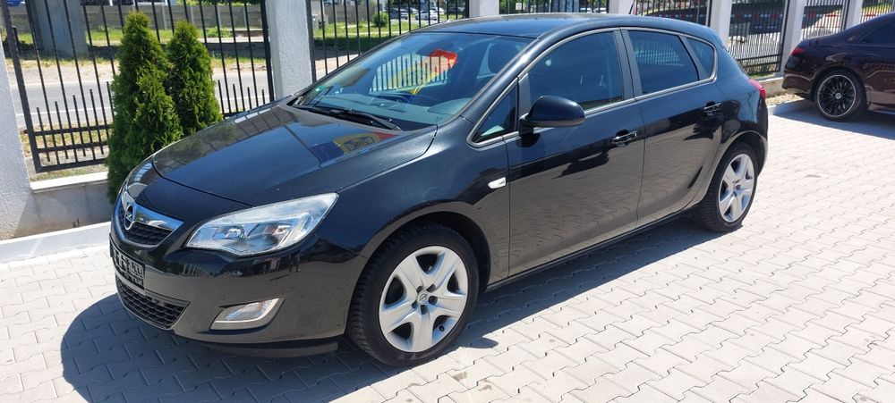 OPEL ASTRA J -1.4 TURBO ‼️Benzina +LPG ( Gaz)‼️ Klima -An 2012‼️