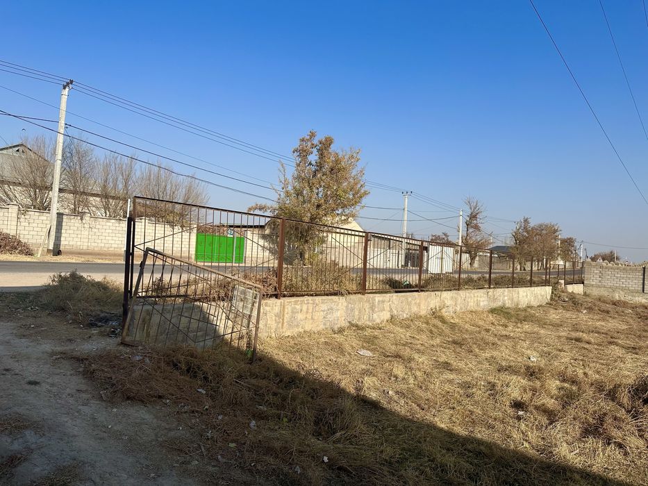 Продаётся участок под бизнес.