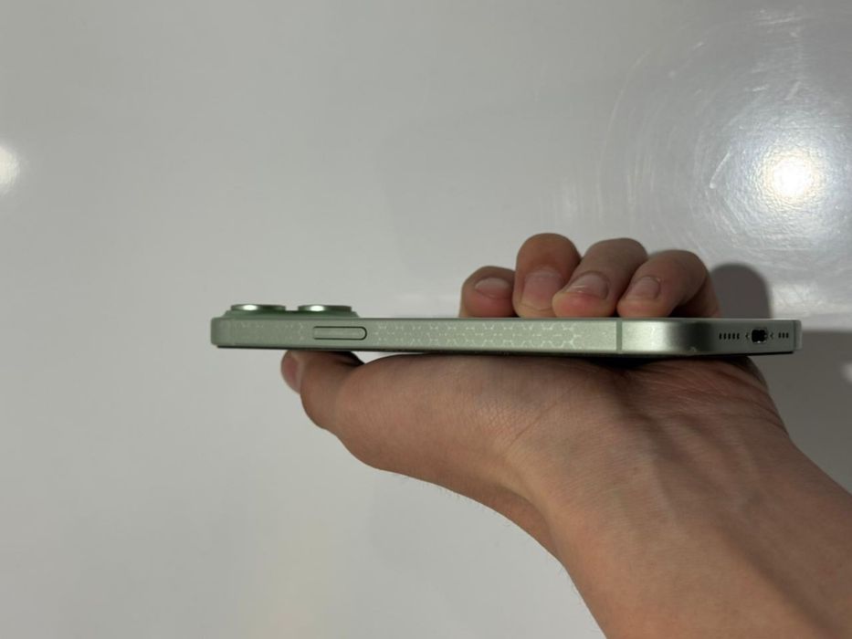 Продам айфон 15