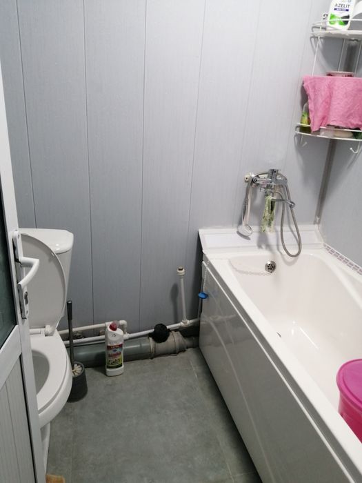 Продаётся 2 комнатная квартира с ремонтом.