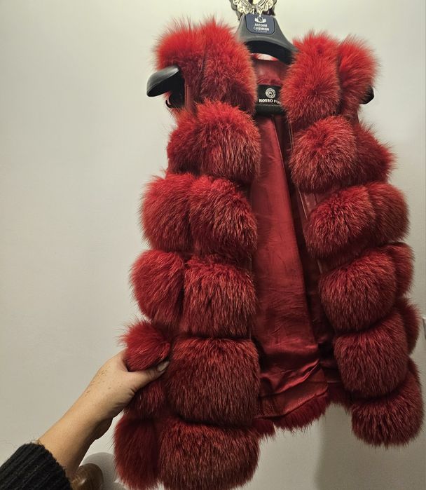 Vesta blana vulpe rosie