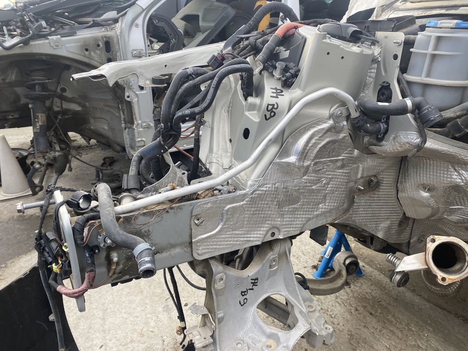 Suport punte dreapta  față Audi A4 B9