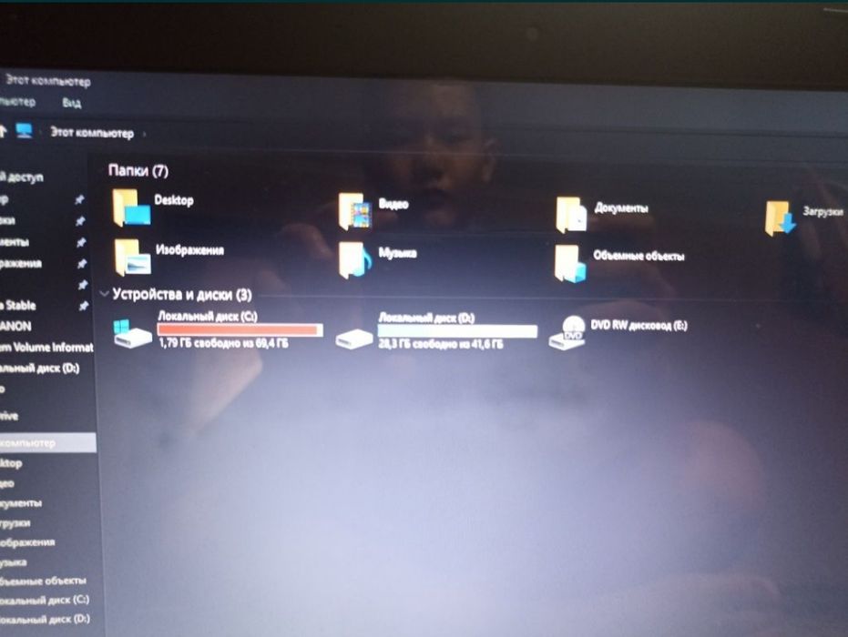 ноутбук asus в хорошем состоянии
