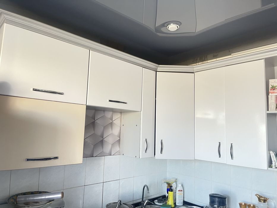 Продам кухоный гарнитур срочно