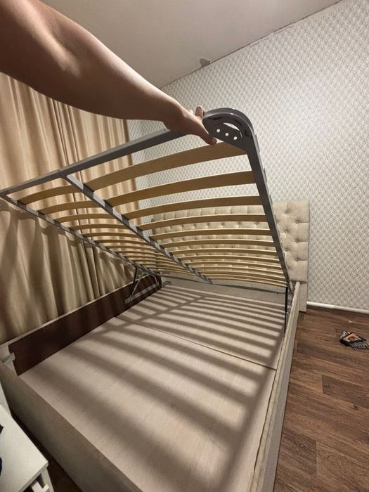 Спальня кровать в отличном состоянии