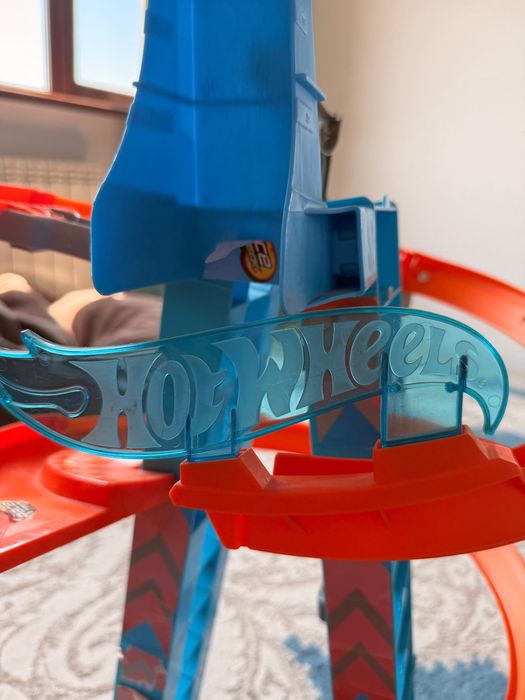 Трасса hotwheels
