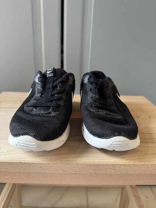 Adidasi fara siret Nike marimea 27
