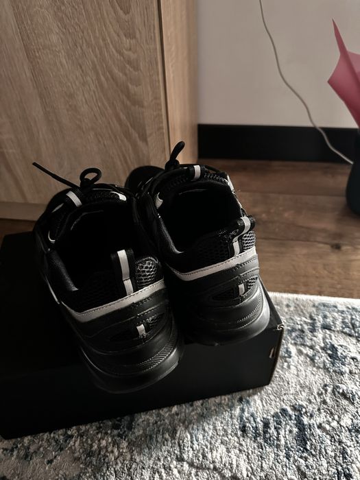 dior b22 black.