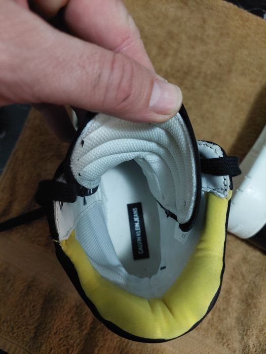 Ghete Calvin Klein nr 37