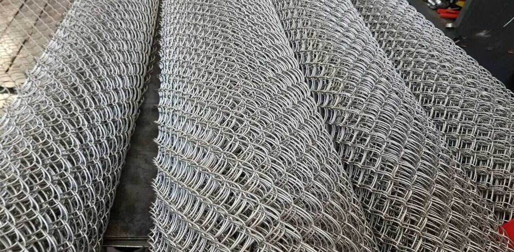 Сетка рабица оцинкованная и чёрная от АТЛАНТ МАРКЕТ. Производители.