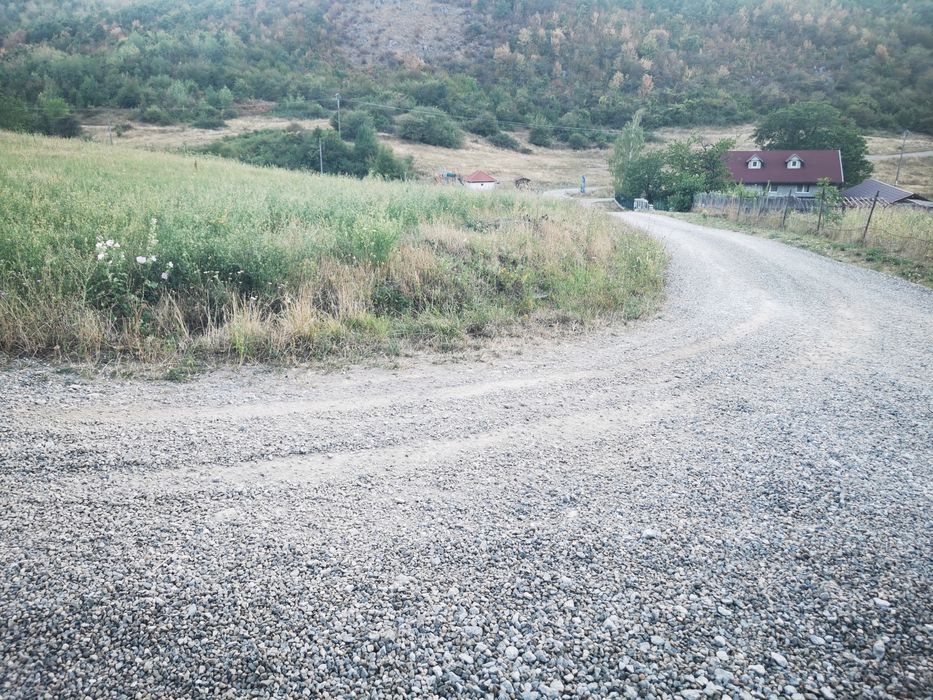Vând parcele zona Lazut