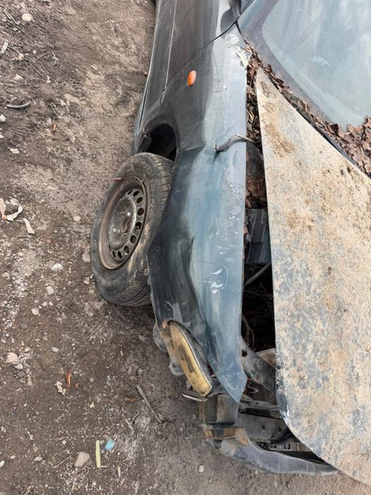 два крыла и боковые зеркала на галант