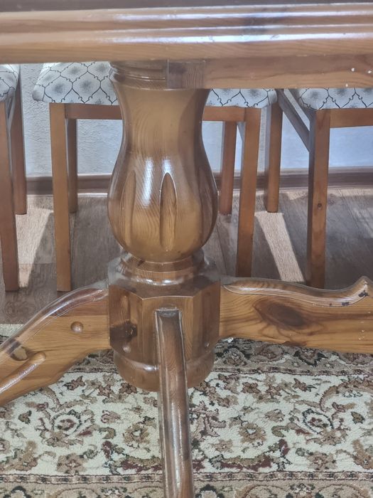 Гостевой стол и двенадцать стульев!Продам!