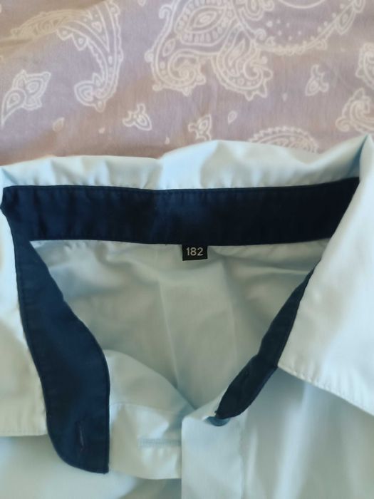 Униформа на Първа езикова гимназия