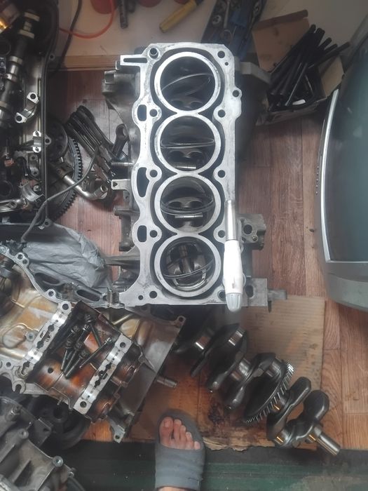 Продам двигатель по запчестям 2az-fe