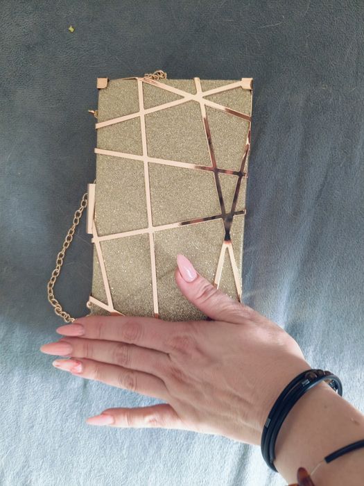 Продам клатч золотистого цвета