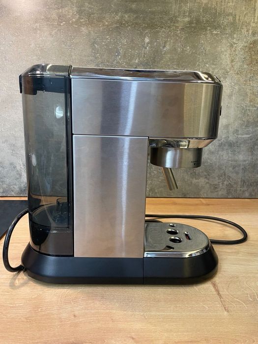 Кофеварка Delonghi EC685