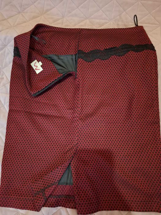 Дамска права пола "Миро" във винено- червен цвят