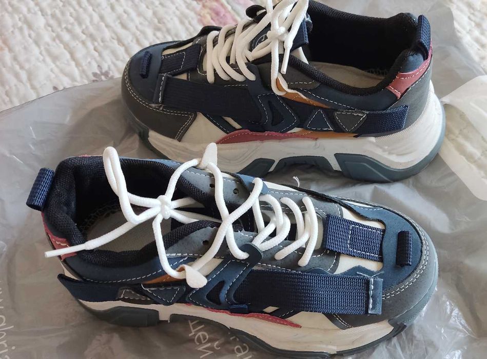 Кроссовки для девочки